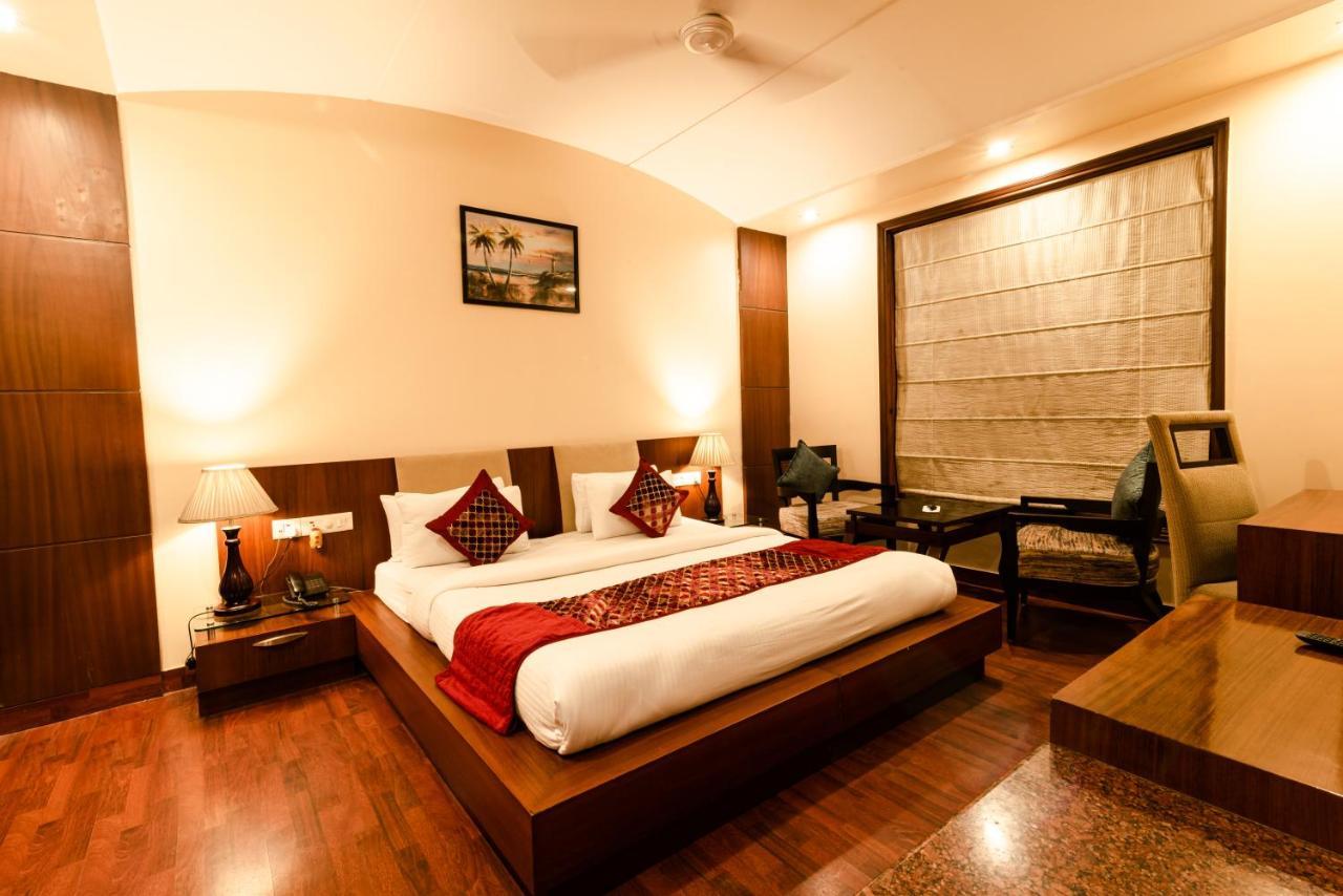 Shubham 3* New Delhi